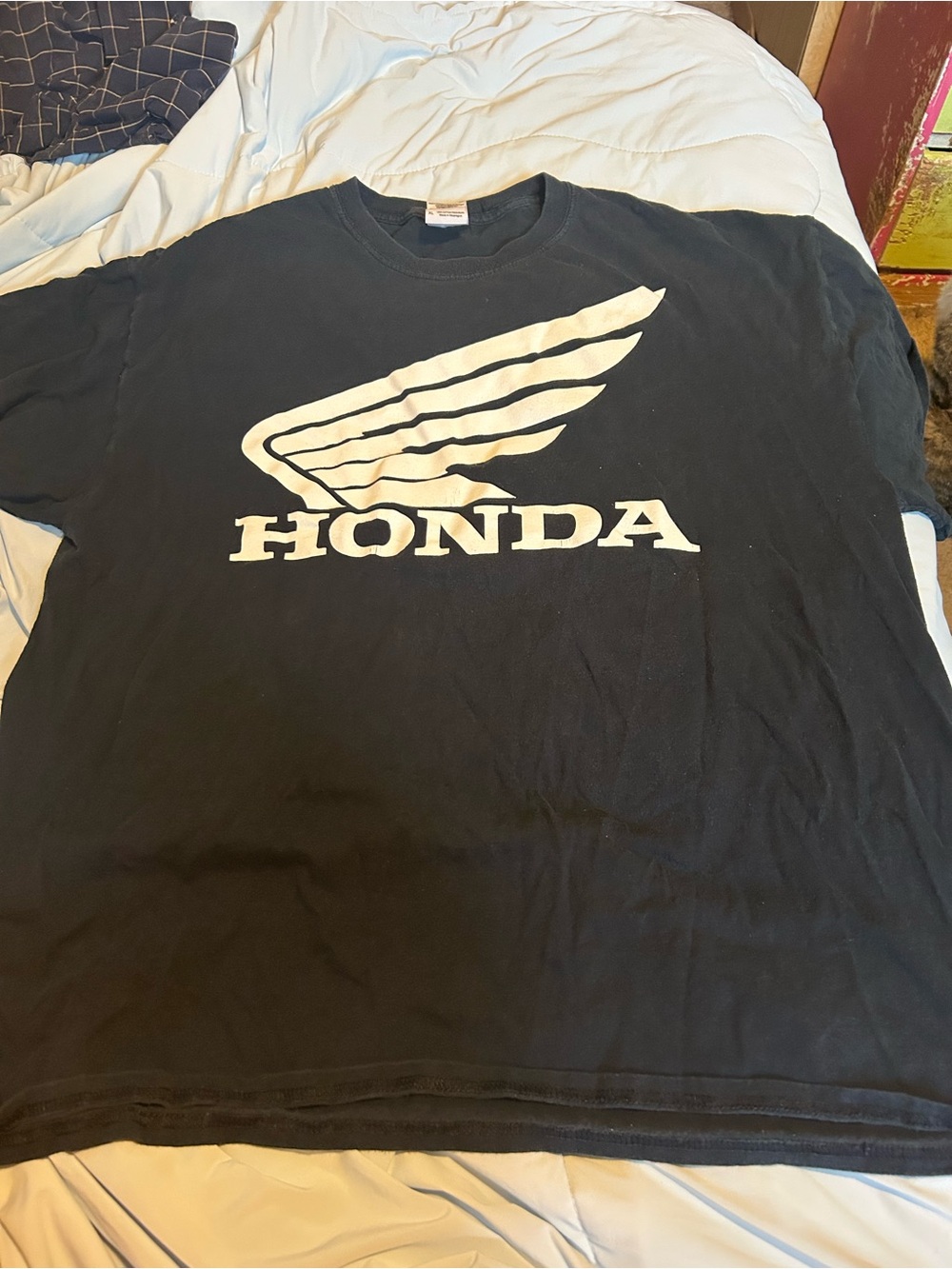 Gildan Black Crewneck T-Shirt with White Tag